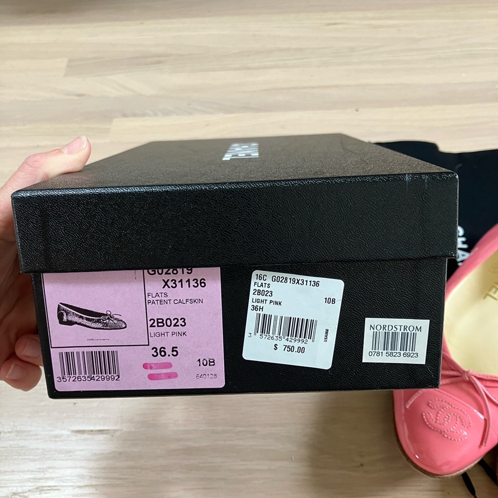 Chanel Flats - Patent Calfskin Light Pink - Nearly New 36.5 - Picture 6 of 8